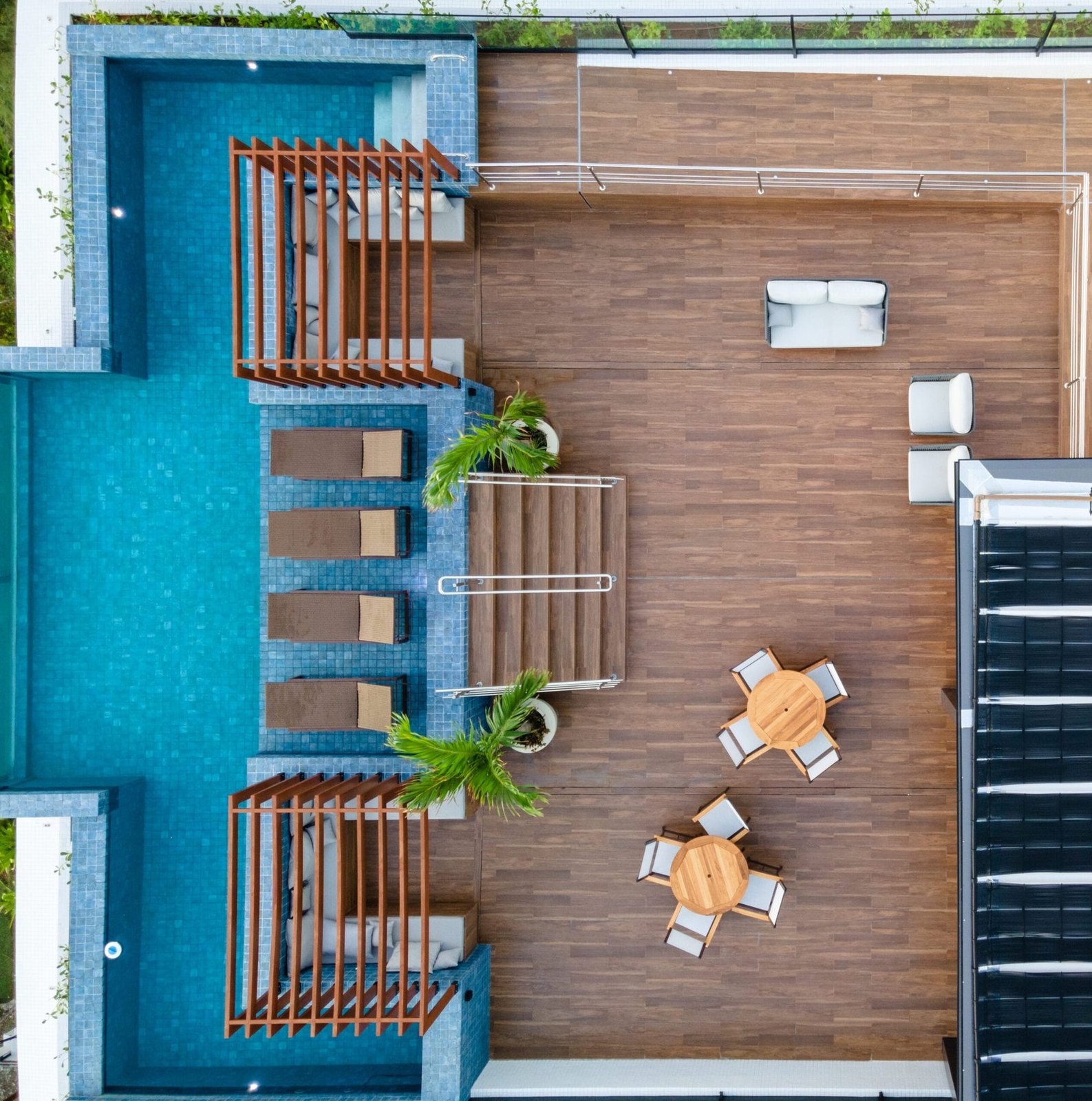 Aerial view of the pool — Alta Marine