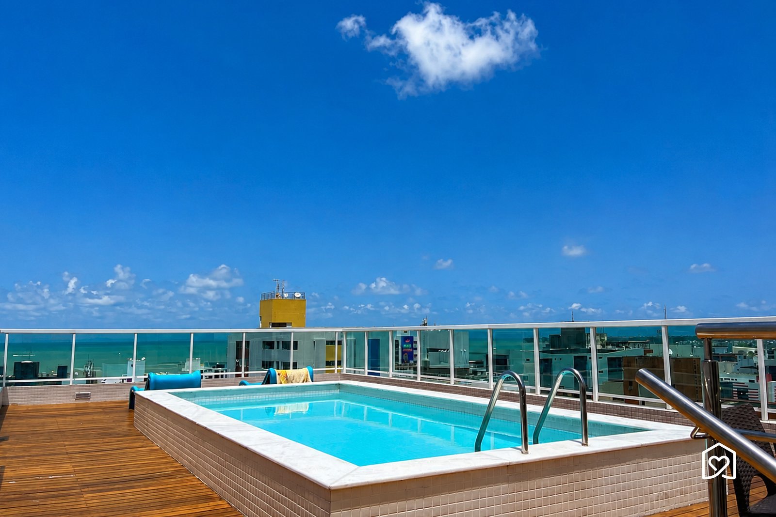 Piscina com vista para o mar, foto 3 — Antonino Cavalcanti