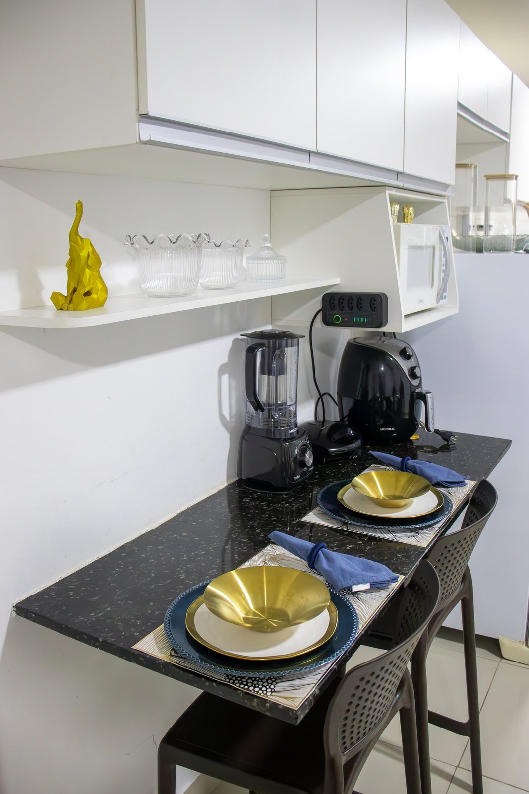 Apartamento 104 · Cozinha compacta — Aruanda