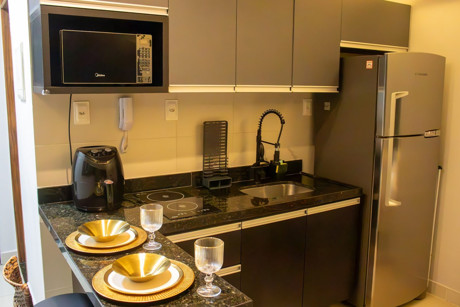 Apartamento 402 · Cozinha com bancada — Aruanda