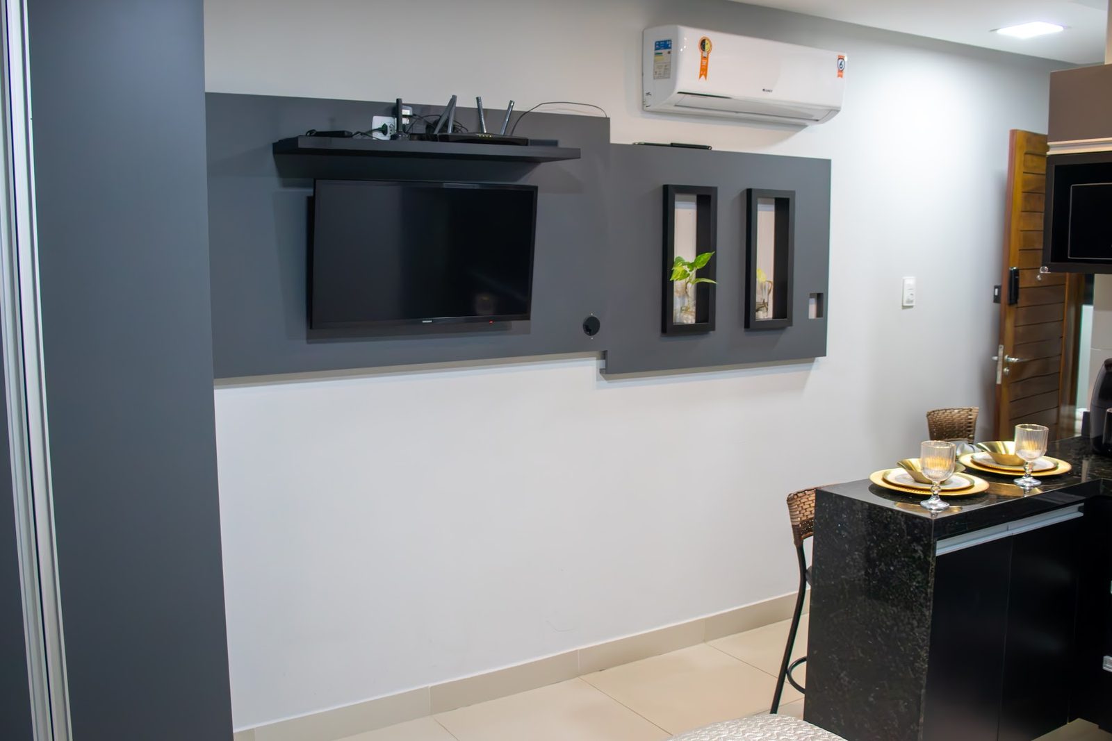 Apartamento 402 · Mesa de refeições — Aruanda