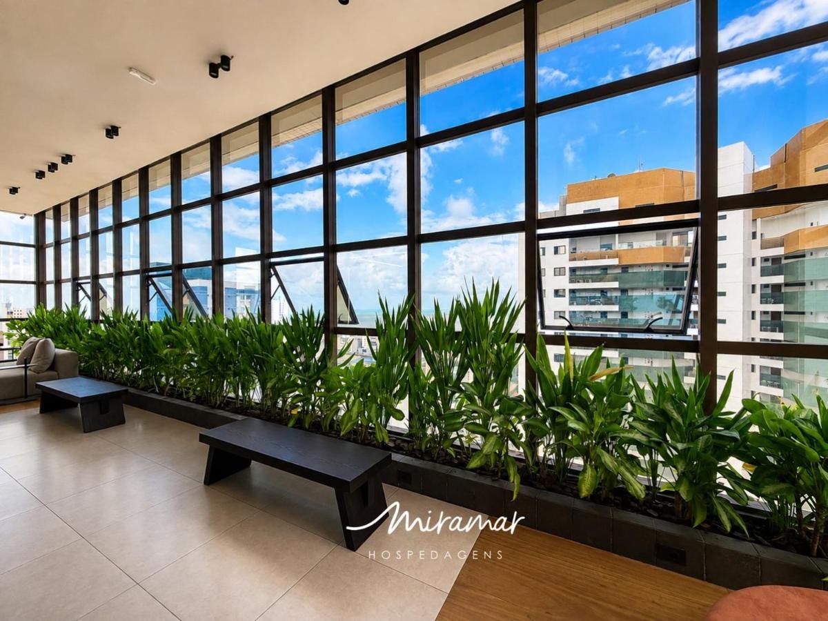 Glass-enclosed deck — Co-House Tambaú