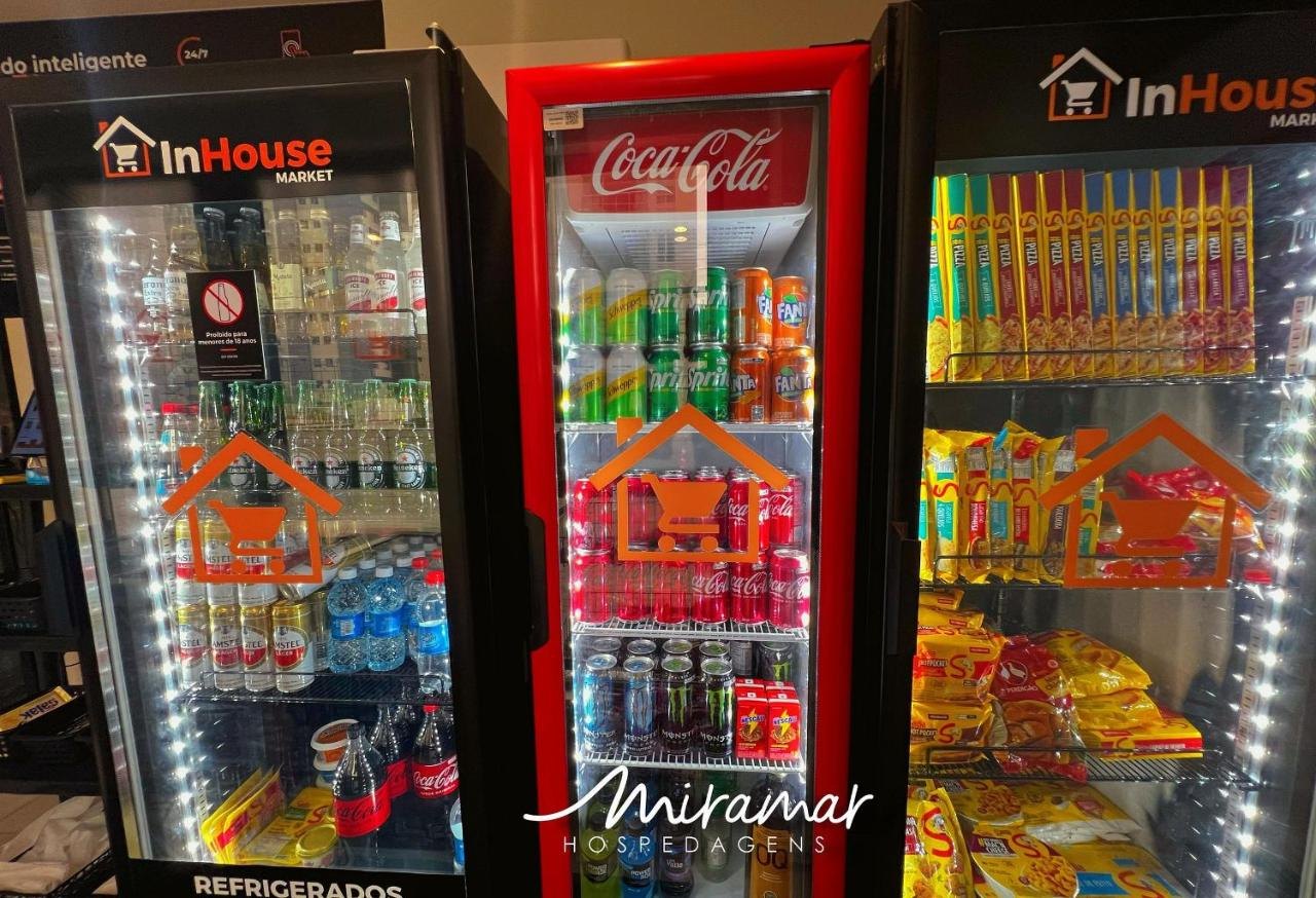 Mini market — geladeiras — Co-House Tambaú