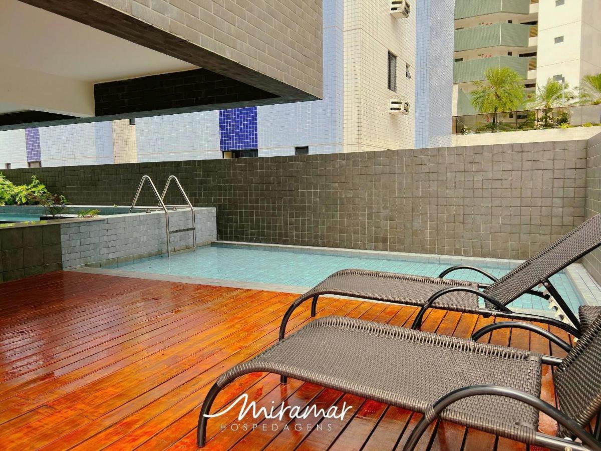Pool deck — Co-House Tambaú