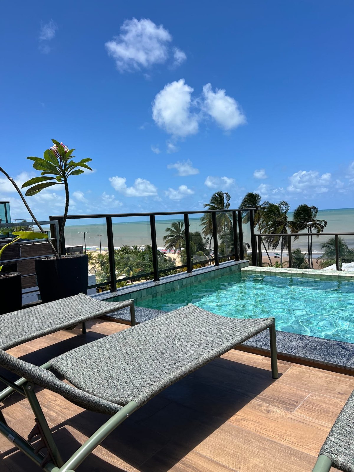 Deck da piscina — Fortune