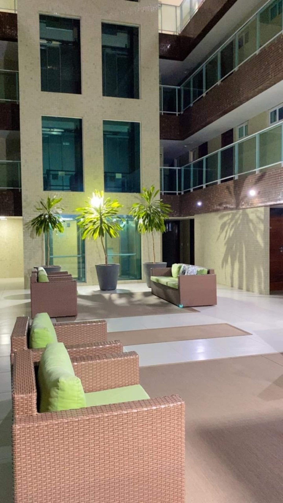 Atrium lounge — Mar Bello Plaza