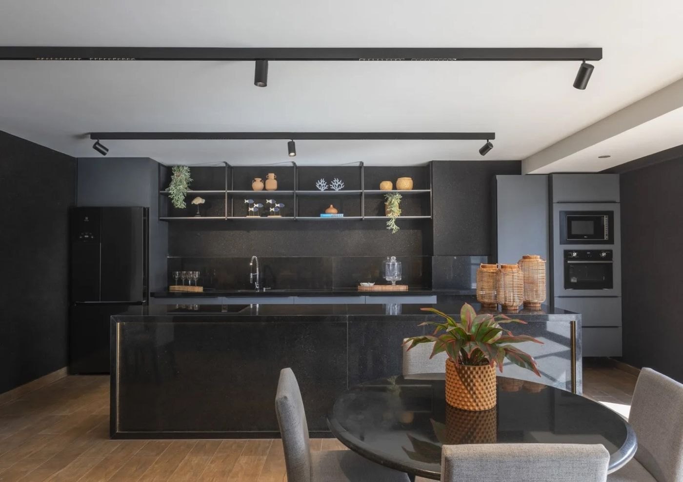 Gourmet area, wide view — Solaz Smart Living